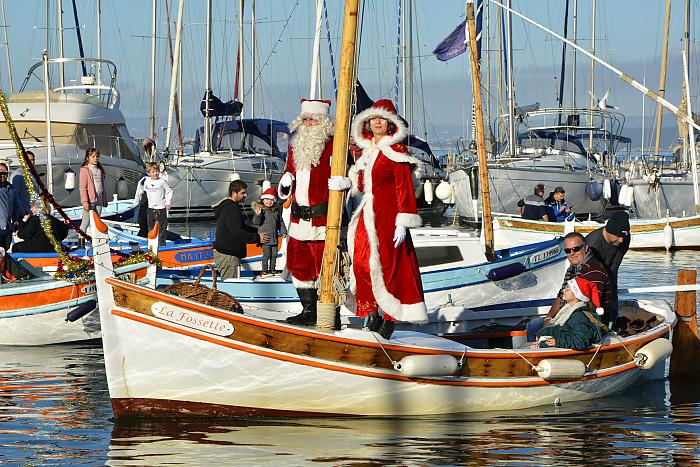 Arrivée du père Noël en pointu dimanche 15 décembre 2019 au port du Brusc