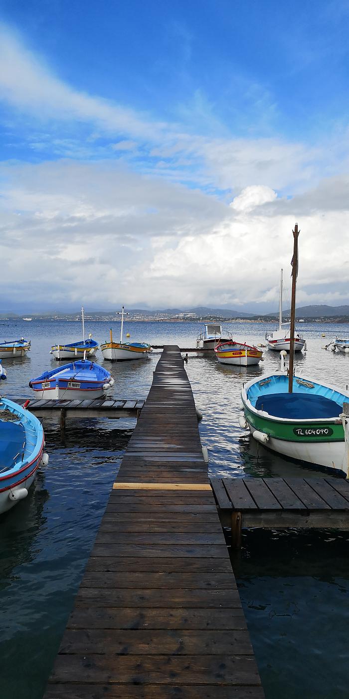 Pointus de la lagune du brusc amarrés au ponton de Lou Capian © Olivier MIL -  I